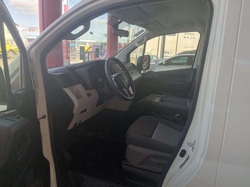 Toyota Hiace 2.8 Tdi Furgón 6at L1h1 3a 4p