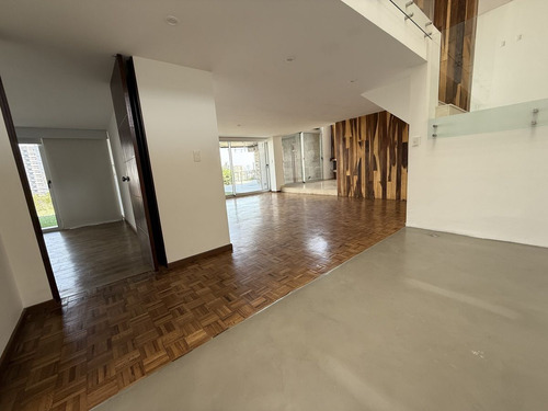 Casa En Cerrada De Lomas De Las Palmas (n)