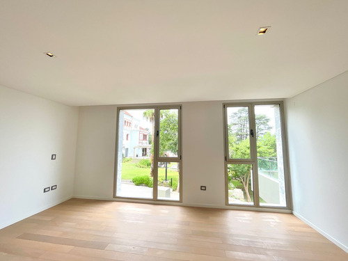 1910 Excelente Departamento 2 Dormitorios Villa Belgrano Con Cochera En Venta