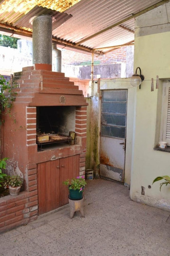 Imagen 17 de 21 de Casa De 2 Dormitorios Con Cochera En Barrio Roque Sáenz Peña