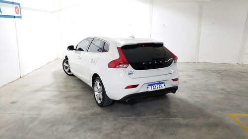 Imagem 12 de 15 de Volvo V40 Dynamic - 2015