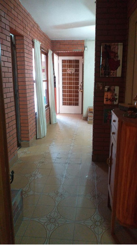 Casa 3 Ambientes En Caseros, Tres De Febrero