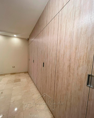 Maracay Venta Apartamento 115mts. Urb. Base Aragua Al Lado C.c. Unicentro, Resd. San Gabriel 2, Aragua