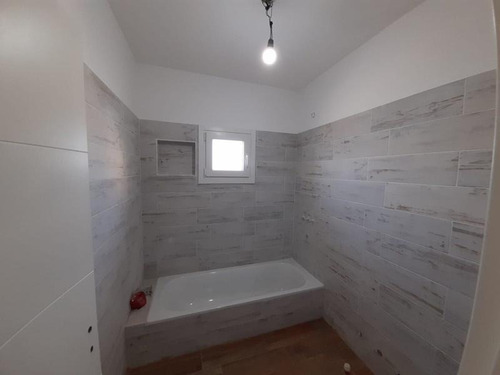 Imagen 10 de 13 de Moderna Casa A Estrenar En Cantón - Islas