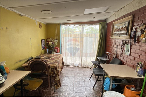 Imagen 14 de 15 de Casa De 2 Pisos 5d 1b 2e!