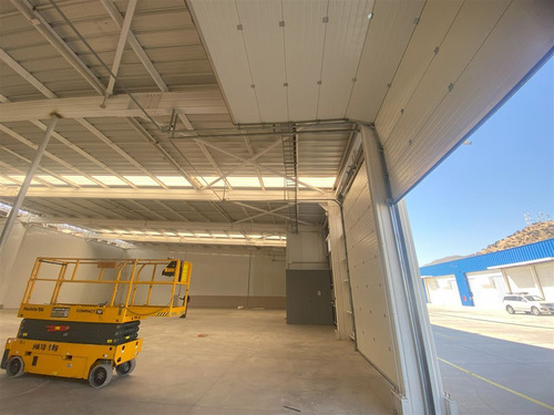 Bodega En Arriendo En Pudahuel Desde 300m2, Agroindustrial