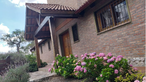 Casa  Venta  La Granja Villa Animi Cordoba  Piscina Climatizada  3 Dormitorios