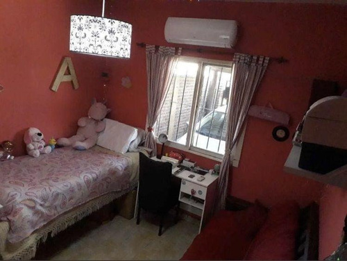 Imagen 7 de 14 de Venta - Casa 4 Amb - Parque Leloir - Ituzaingo