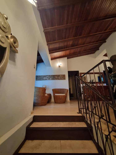 Townhouse En Venta Barrio Sucre Maracay