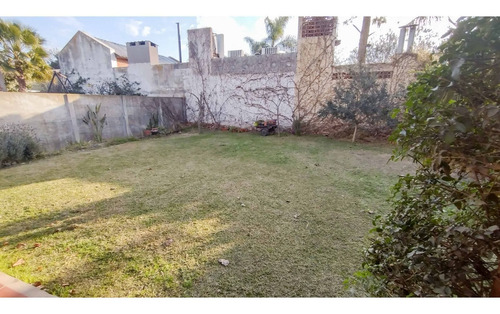 Imagen 7 de 22 de Casa 2 Plantas En Funes.