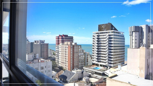 Departamento Duplex En Playa Grande Con Parrilla Y Cochera, Para 4 Solo Familias
