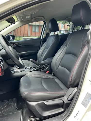 Mazda 3 2.0 Touring