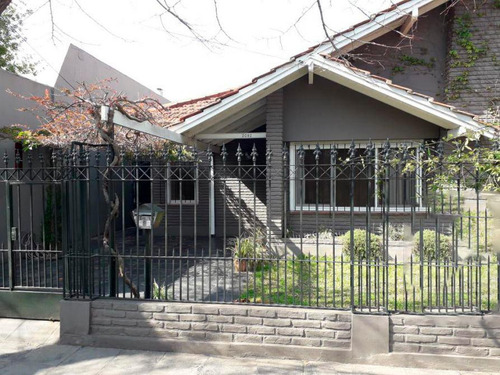 Casa En Venta - 2 Dormitorios 2 Baños - 78mts2 - Jose Marmol