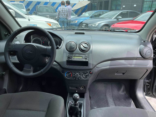 Imagen 13 de 14 de Chevrolet Aveo 2017 1.6 Lt Mt
