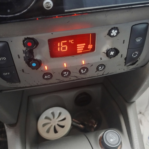 Renault Symbol 1.6 16v Privilège Hi-flex 4p