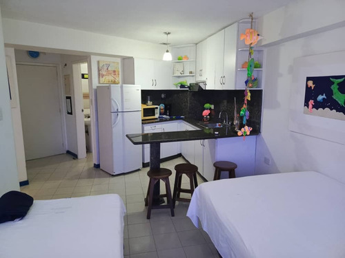 Vendo Apartamento Playa El Agua Sal 1, Higuerote. Brión Miranda. Negociable.