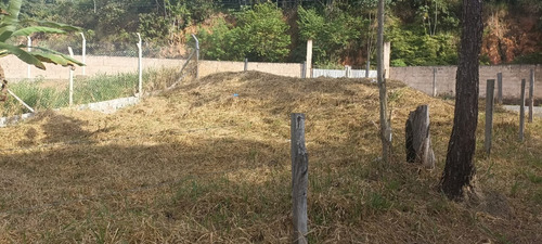 Chacara No Bairro Taquari - Sp 50 Km 23,5 Área De 540m² Sendo 13 De Largura E 42 De Comprimento.