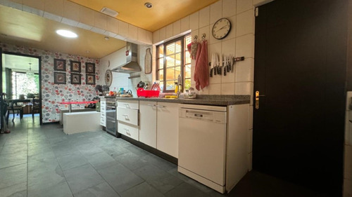 Bernardo Larrain / Calle Interior