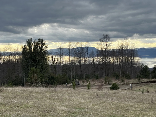 Parcela En Pucón En Venta. Amplias Vistas Al Lago Y Volcán