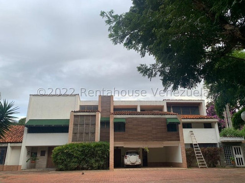 Hermosa Casa Con Amplio Terreno En Cerro Verde