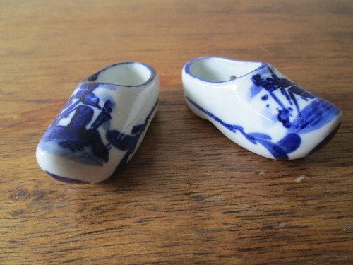 Mini Zapatos Blancos En Porcelana Con Arte