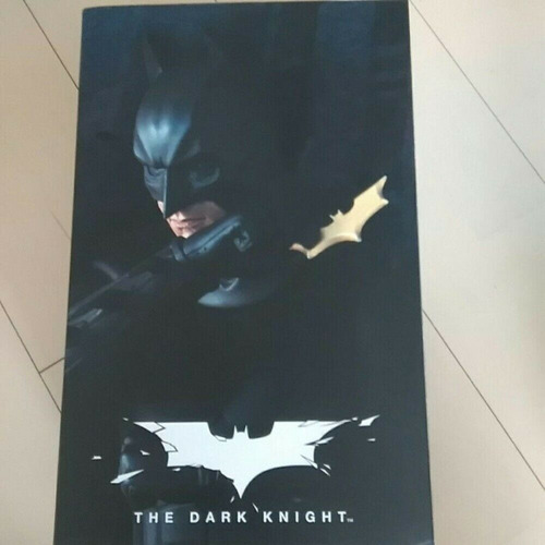 Hot Toys Batman The Dark Knight 1/6 Original Costume Figure