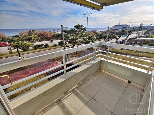 Imagen 2 de 23 de Apartamento En Primera Fila De Playa Mansa