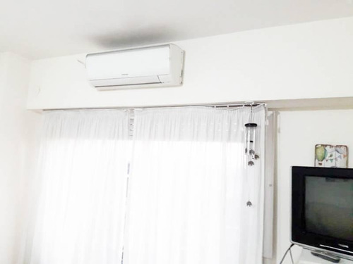 Imagen 8 de 17 de Amplio Departamento De 1 Amb Al Frente Con Balcon