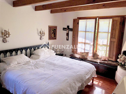 Casa Gran Paisajismo En Venta 4d-4b En Lo Barnechea