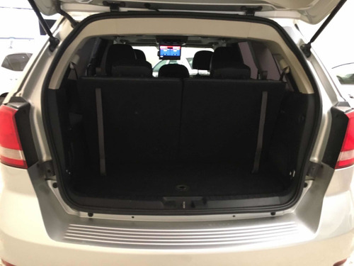 Imagen 8 de 15 de Dodge Journey 2013 3.6 R/t 286cv