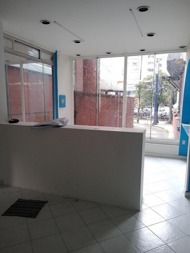 Imagen 5 de 9 de Local En Av. De Las Fuentes, A La Entrada De Tecamachalco