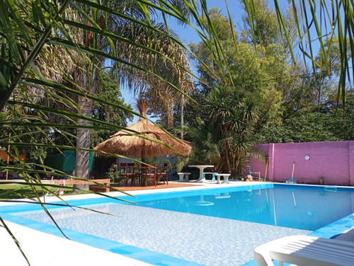 Casa En Venta - 4 Dormitorios 3 Baños - 9 De Abril