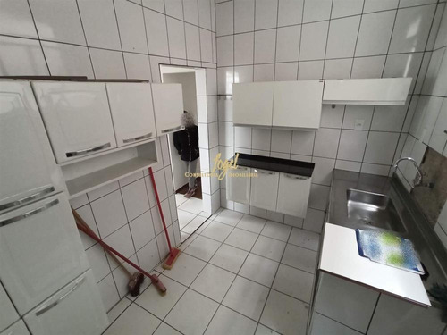 Imagem 9 de 14 de Centro / São Mateus - Casa Sobrado 3/4 Com Terraço - Excelente Localização (av Itamar Franco) - Sem Garagem - Cs2111v3
