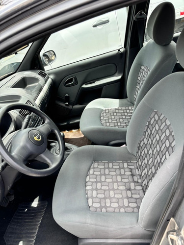Nissan Platina 1.6 Custom Mt