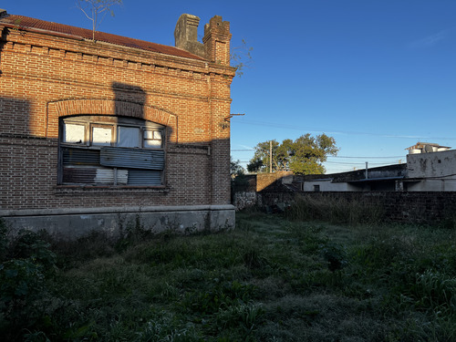 Vendo Histórico Edificio En Basavilbaso, Entre Ríos.