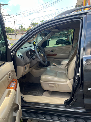 Toyota Hilux SW4 3.0 Srv 7l 4x4 Aut. 5p