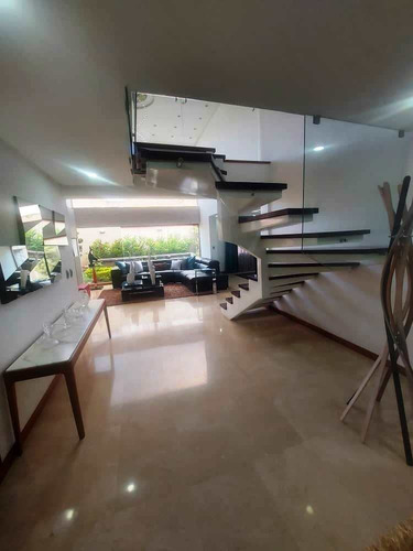 Imagen 4 de 14 de Venta De Casa En Lomas De La Laguita 5h/ 6b/ 4p