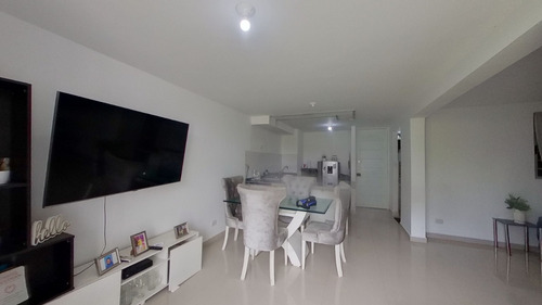 Apartamento En Piso 1, Conjunto Residencial Cafeto, Cachipay, Al Sur De Cali. Área 75m2.