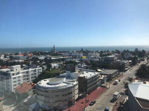 Apartamento En Península 2 Dormitorios Con Vista Al Puerto- Ref: 11653