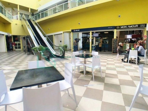 Imagen 3 de 28 de Montevideo - Locales Comerciales En Paseo De Compras Reus