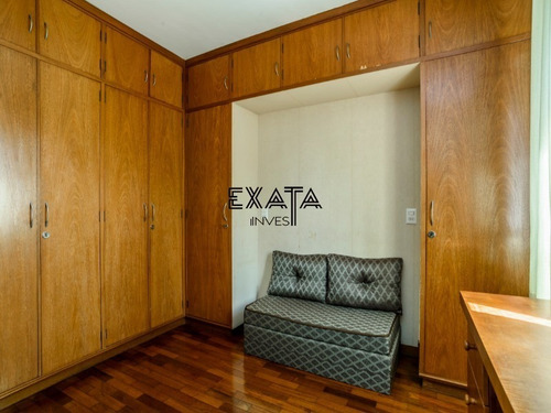 Imagem 12 de 30 de Apartamento Em Alto De Pinheiros Repleto De Armários Embutidos, Sala E Quartos Com Piso Taco De Madeira, Um Banheiro Para Os Dois Quartos, Salas De Estar E Jantar, Cozinha Com Copa - Ap00800 - 697149