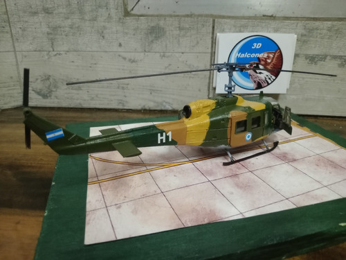 Maqueta A Armar Helicóptero Bell Uh-1 Huey Esc 1/48 Malvinas