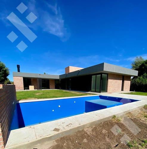 Venta Casa A Estrenar Con Pileta En Barrio Privado Sauces Del Limay, Neuquén