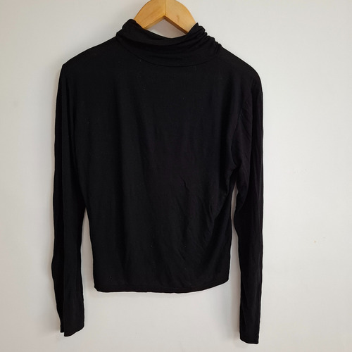 Remera De Algodón Polera Cuello Alto Talle M (Usado)
