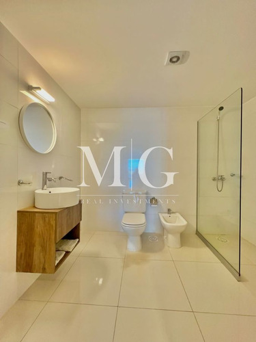Imagen 10 de 16 de Alquiler Anual Apartamento 2 Dormitorios Con Vista Al Mar, Terraza Con Piscina Privada!