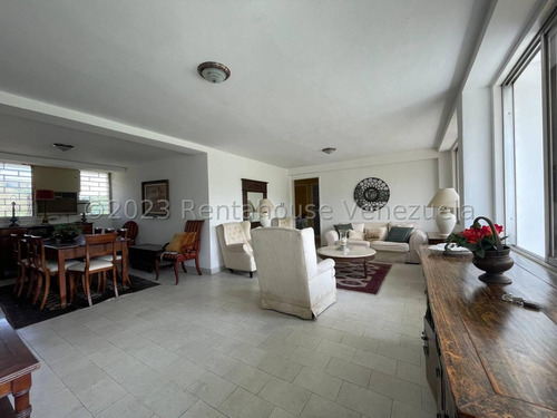 Penthouse En Venta En Zona Norte De Maracay En Las Delicias De Dos Pisos Excelente Ubicación Para Remodelar A Su Gusto Nela 24-8695
