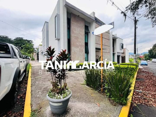 Vendo Casa Excelente Ubicación, Frente A Plaza Shangrila
