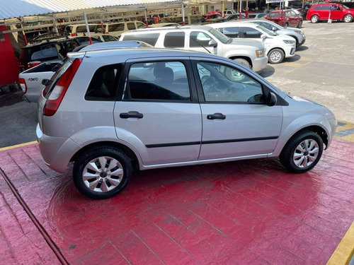 Imagen 7 de 9 de Ford Fiesta 1.6 First Hatchback Mt 2004
