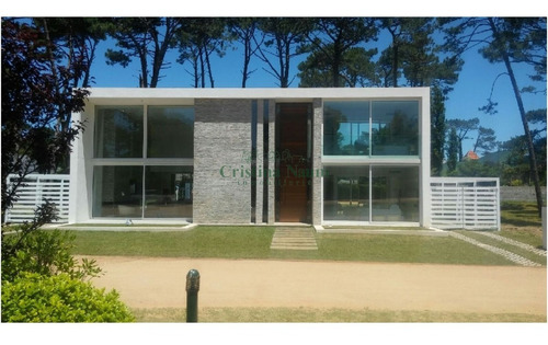 Casa Nueva En Boulevard Park- Ref: 18502