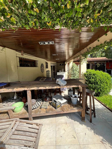 Venta Casa 6 Ambientes C/dep. Barrio Los Jazmines